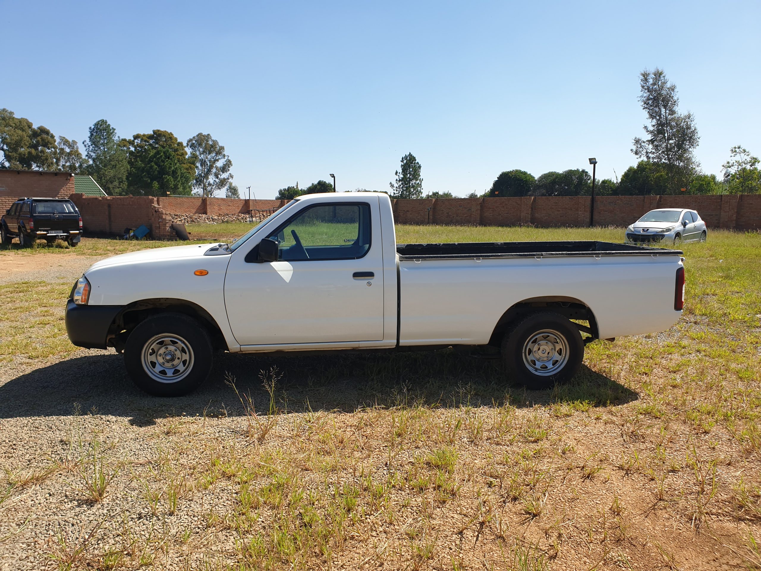 NISSAN NP300 2.0i S/C - Image 4