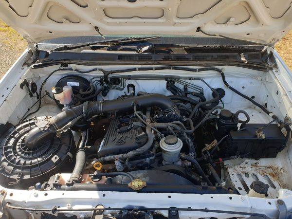 TOYOTA HILUX 2.0 VVTi S/C - Image 4