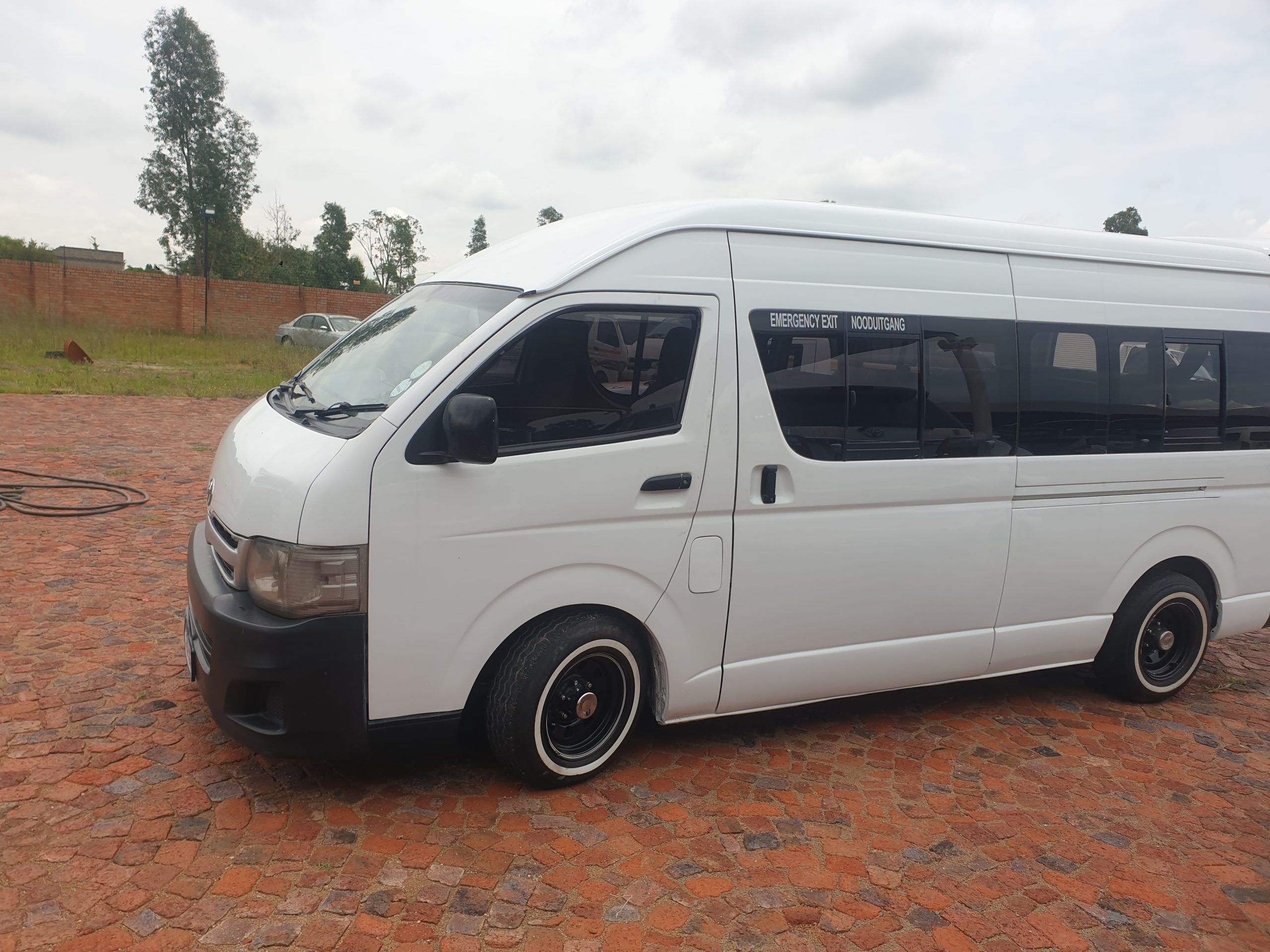 TOYOTA QUANTUM 2.7 VVTi - Image 3