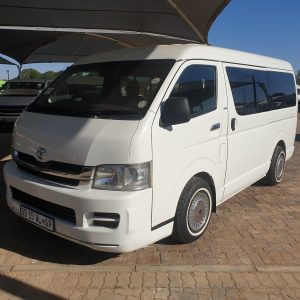 TOYOTA BABY QUANTUM 2.7 PETROL 10-SEAT