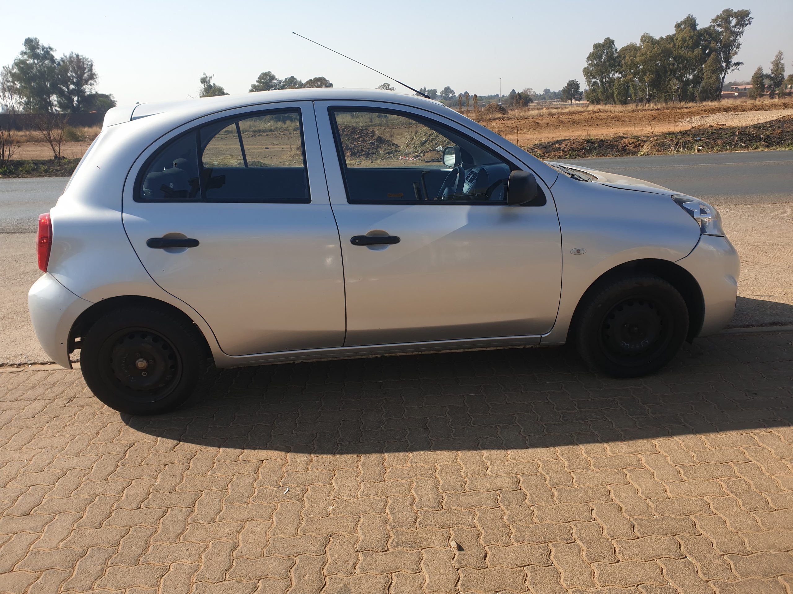 NISSAN MICRA - Image 4