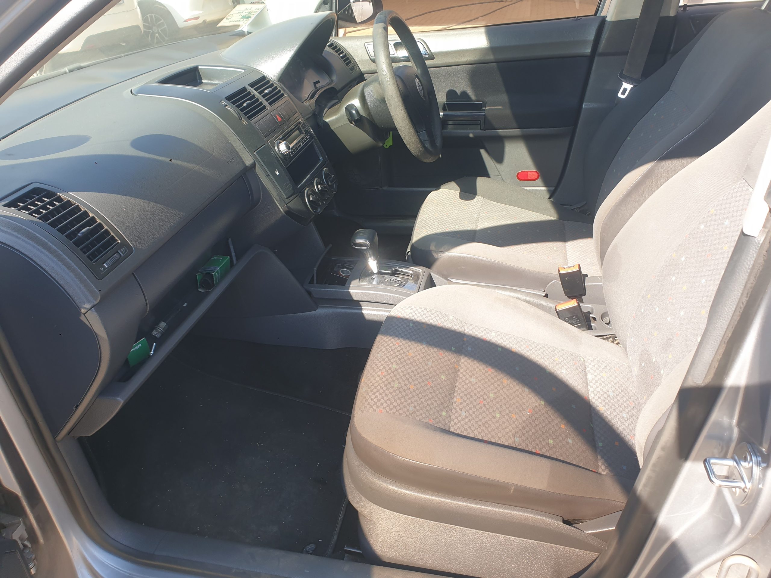 VW POLO AUTOMATIC - Image 8