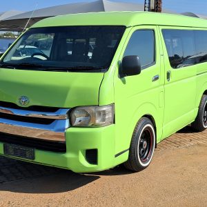 TOYOTA BABY QUANTUM