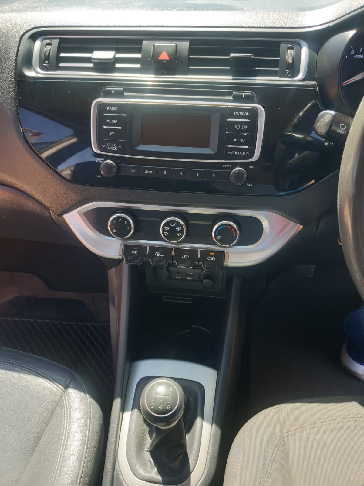 KIA RIO - Image 8
