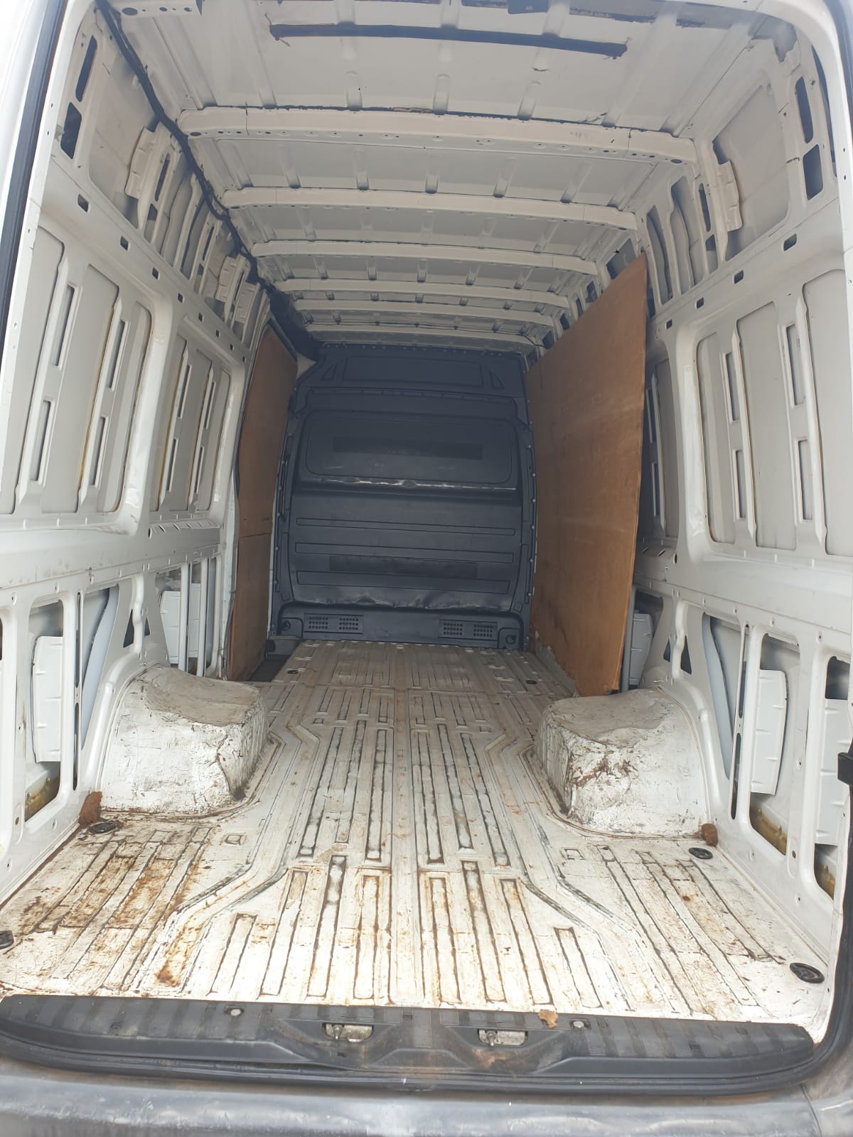 VW CRAFTER PANEL-VAN - Image 11
