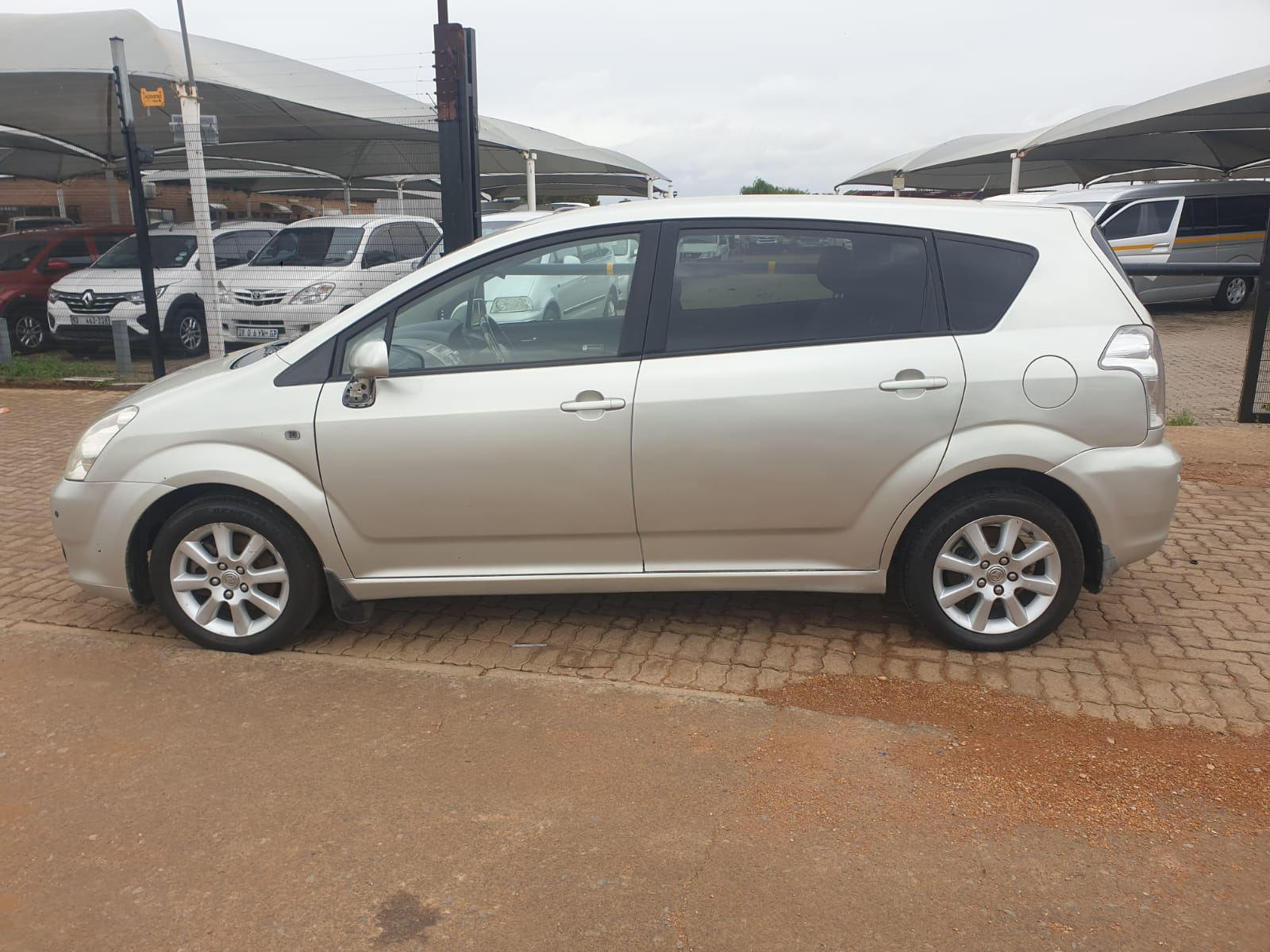 TOYOTA VERSO - Image 2