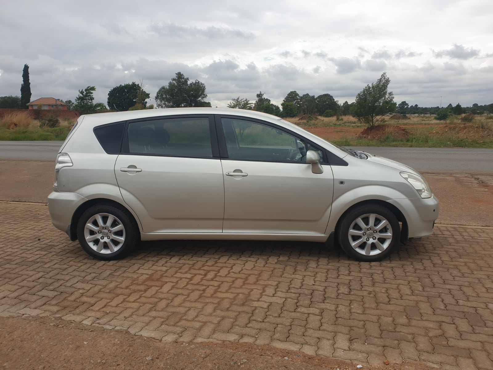 TOYOTA VERSO - Image 8
