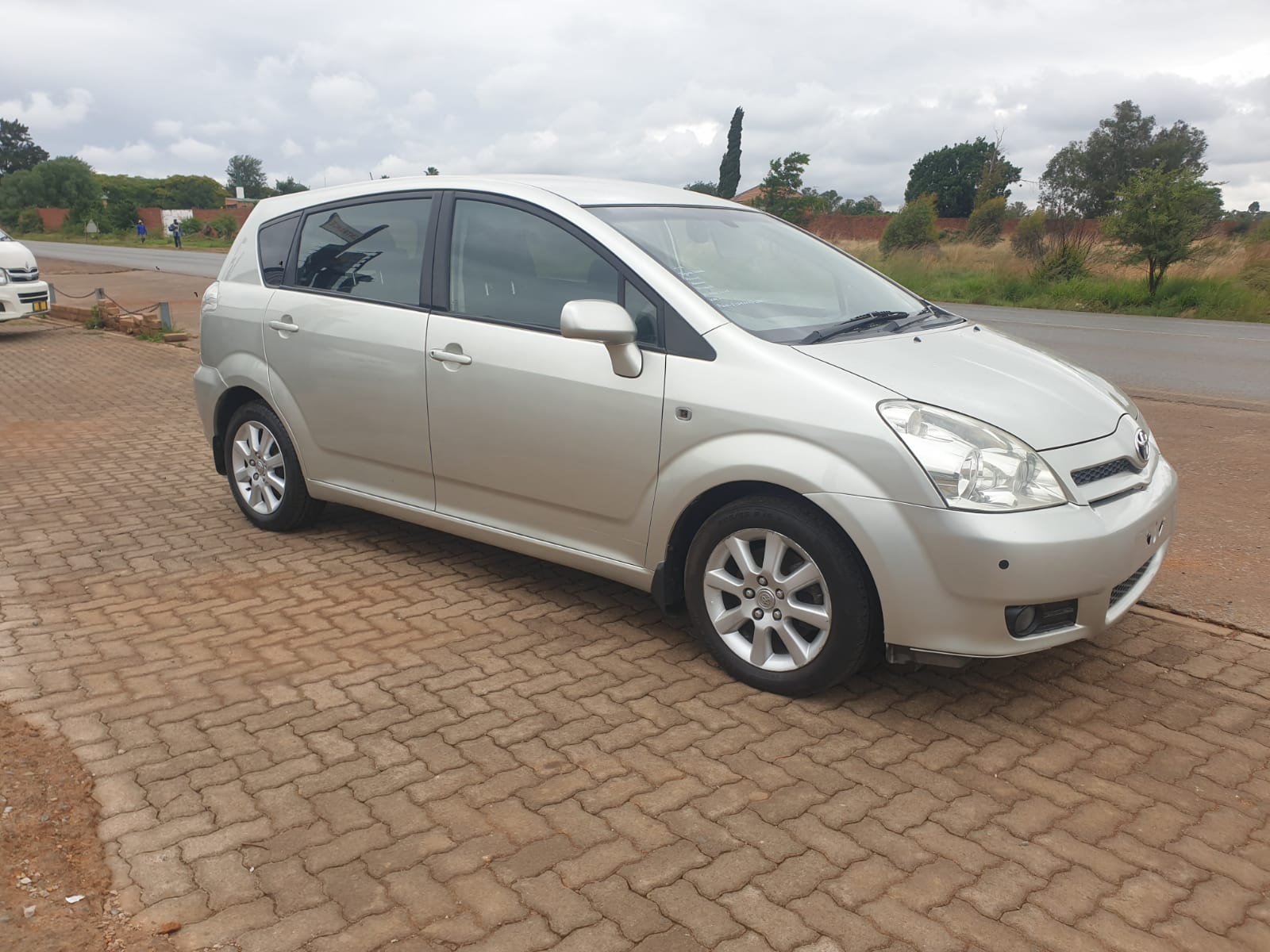 TOYOTA VERSO - Image 7